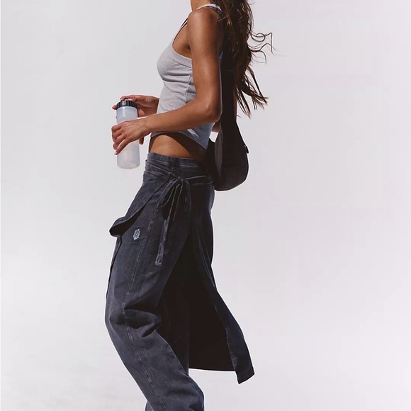 FP Movement Hot Shot Sarong pants Medium Navy blue EUC Free People - Picture 4 of 9